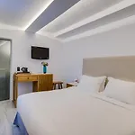 Отель Madalena Mykonos Town