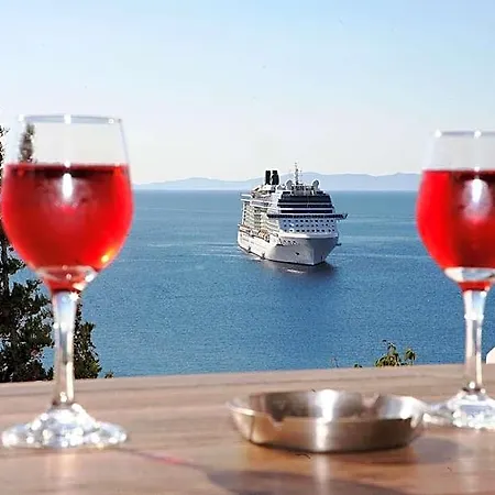 Madalena Hotel